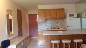 Private kitchen - Waterfront studio View of flathead Lake (Bigfork)
