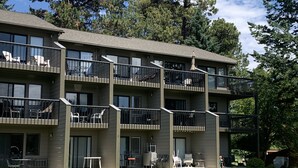 Exterior - Waterfront studio View of flathead Lake (Bigfork)