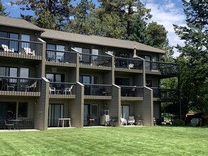 Exterior - Waterfront studio View of flathead Lake (Bigfork)