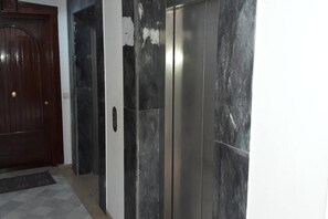 Apartment, 3 Bedrooms, Smoking, Balcony | Front of property - Rent Apartment F4 Richly Furnished In Tunis (La Soukra)