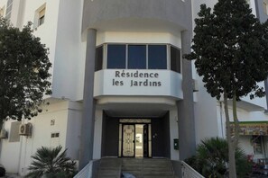 Apartment, 3 Bedrooms, Smoking, Balcony | Property entrance - Rent Apartment F4 Richly Furnished In Tunis (La Soukra)