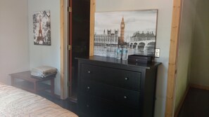 2 多间卧室、WiFi、床单