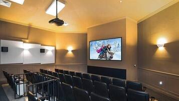 Villa, 5 Bedrooms | Interior