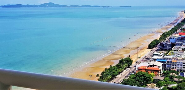 Beach - Beach Condo with Stunning Sea Views - Sleeps 2 (Pattaya)