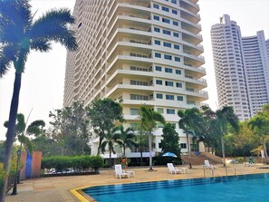 Pool - Beach Condo with Stunning Sea Views - Sleeps 2 (Pattaya)