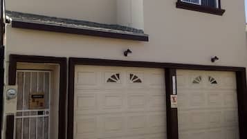 Casa, 3 habitaciones, para fumadores, hidromasaje | Vista frontal de la propiedad