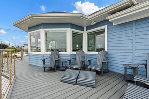Terrace/patio - Seaside Vacation Rental    Fantastic Ocean and Battery Point light House veiws (Crescent City)