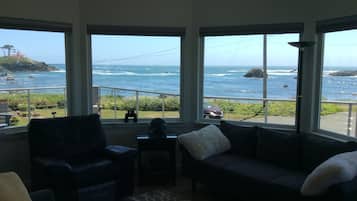 Smart-TV, DVD-Player, Bücher