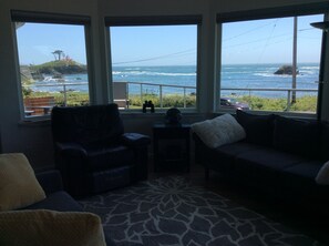 Smart TV, DVD player, books