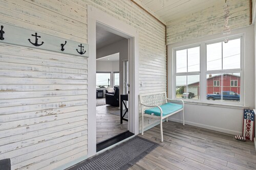 Seaside Vacation Rental    Fantastic Ocean and Battery Point light House veiws