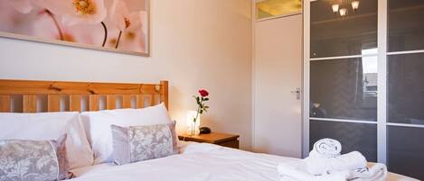 1 chambre, fer et planche Ă repasser, Wi-Fi, literie fournie