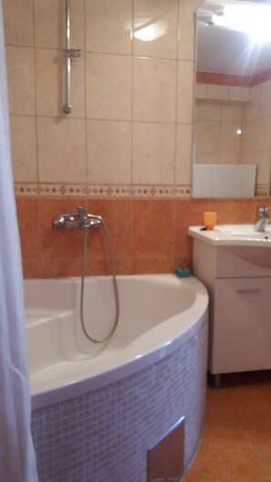Apartment, 1 Schlafzimmer, Kamin, Bergblick | Badezimmer | Handtücher