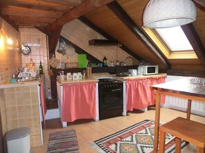 Apartamento, 1 habitación, chimenea, vistas a la montaña | Interior