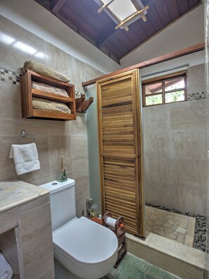 Villa, 2 Bedrooms, Patio, Garden View | Bathroom