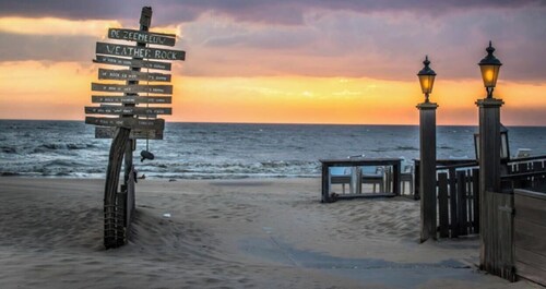 all season sunny beach cottage  free parking