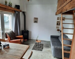 TV, fireplace - Beach Cottage 350m near Sea , free parking  (Noordwijk aan zee)