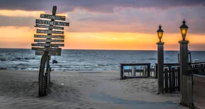 Beach Cottage 350m near Sea , free parking