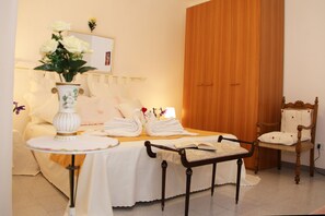 2 Schlafzimmer, Zimmersafe, Bügeleisen/Bügelbrett, WLAN