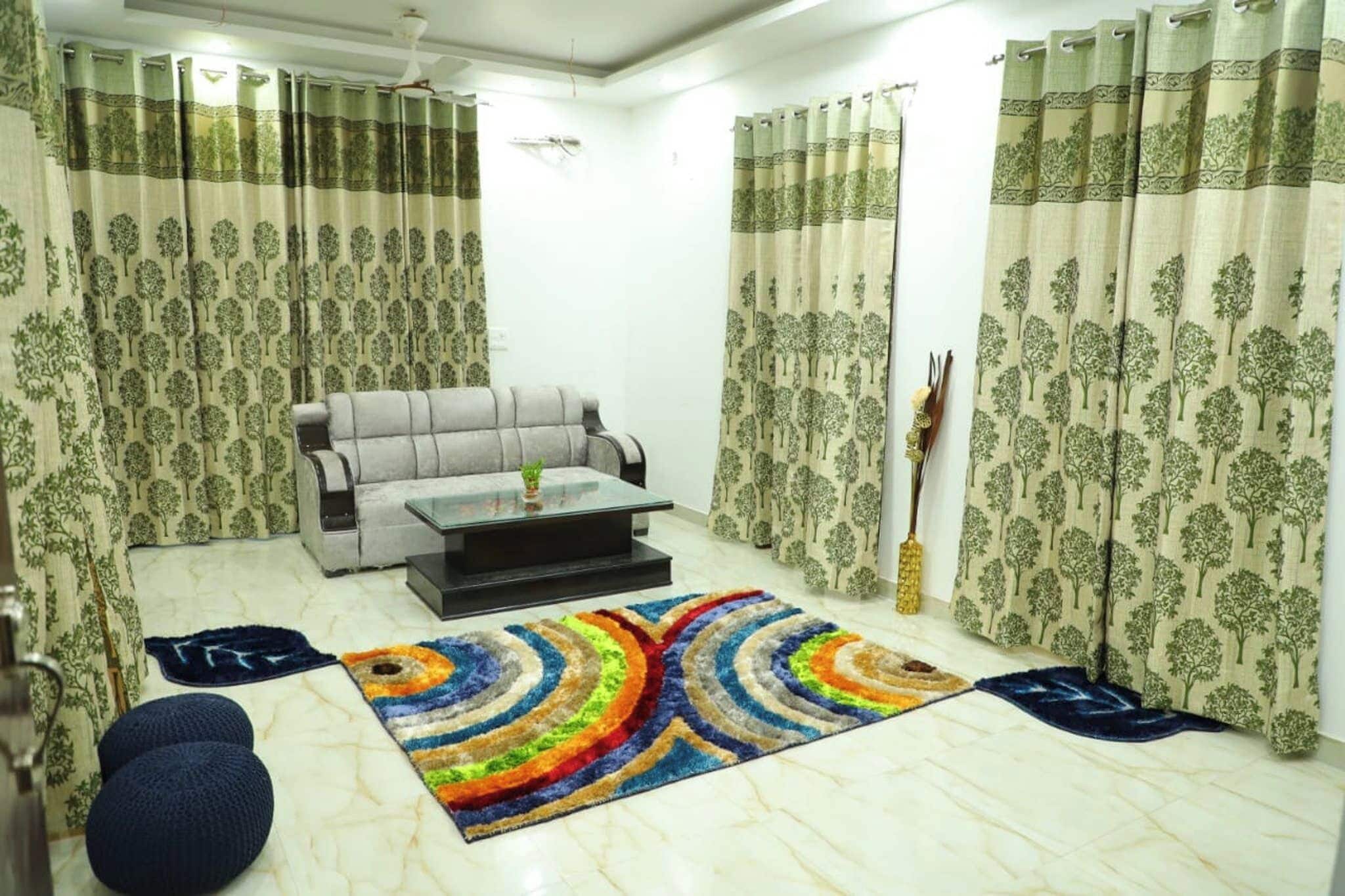 4 bedrooms, iron/ironing board, bed sheets