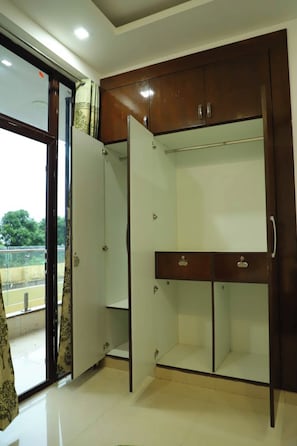 Apartemen, 3 kamar tidur, balkon, pemandangan gunung | Interior