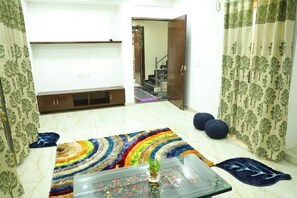 Apartment, 3 Bedrooms, Balcony, Mountain View | Bathroom