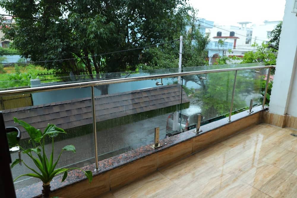 Excellent Property With Exellent Amenities You Would Love To Live In