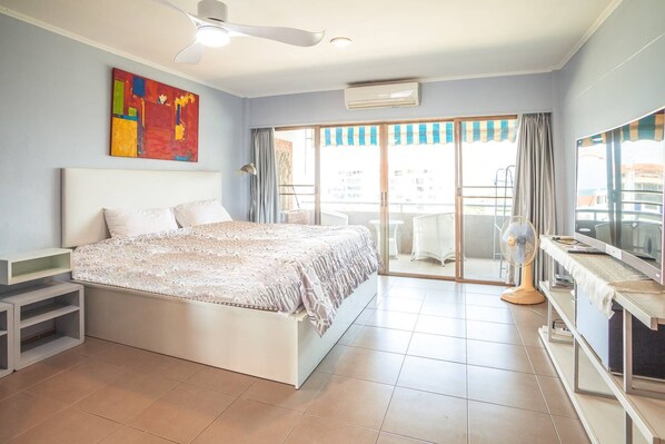 Condo, 1 Bedroom, Smoking | 1 bedroom, bed sheets - 1 Bedroom 716 High Floor Seaview (Pattaya)