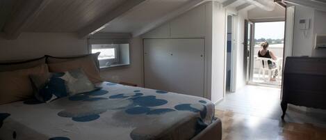 2 bedrooms, travel crib