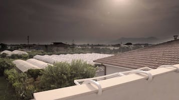 Ferienhaus, 2 Schlafzimmer, Terrasse, Gartenblick | 2 Schlafzimmer, Reisekinderbett