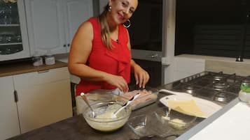 House, 2 Bedrooms, Terrace, Garden View | Private kitchen | Stovetop, coffee/tea maker, electric kettle, dining tables