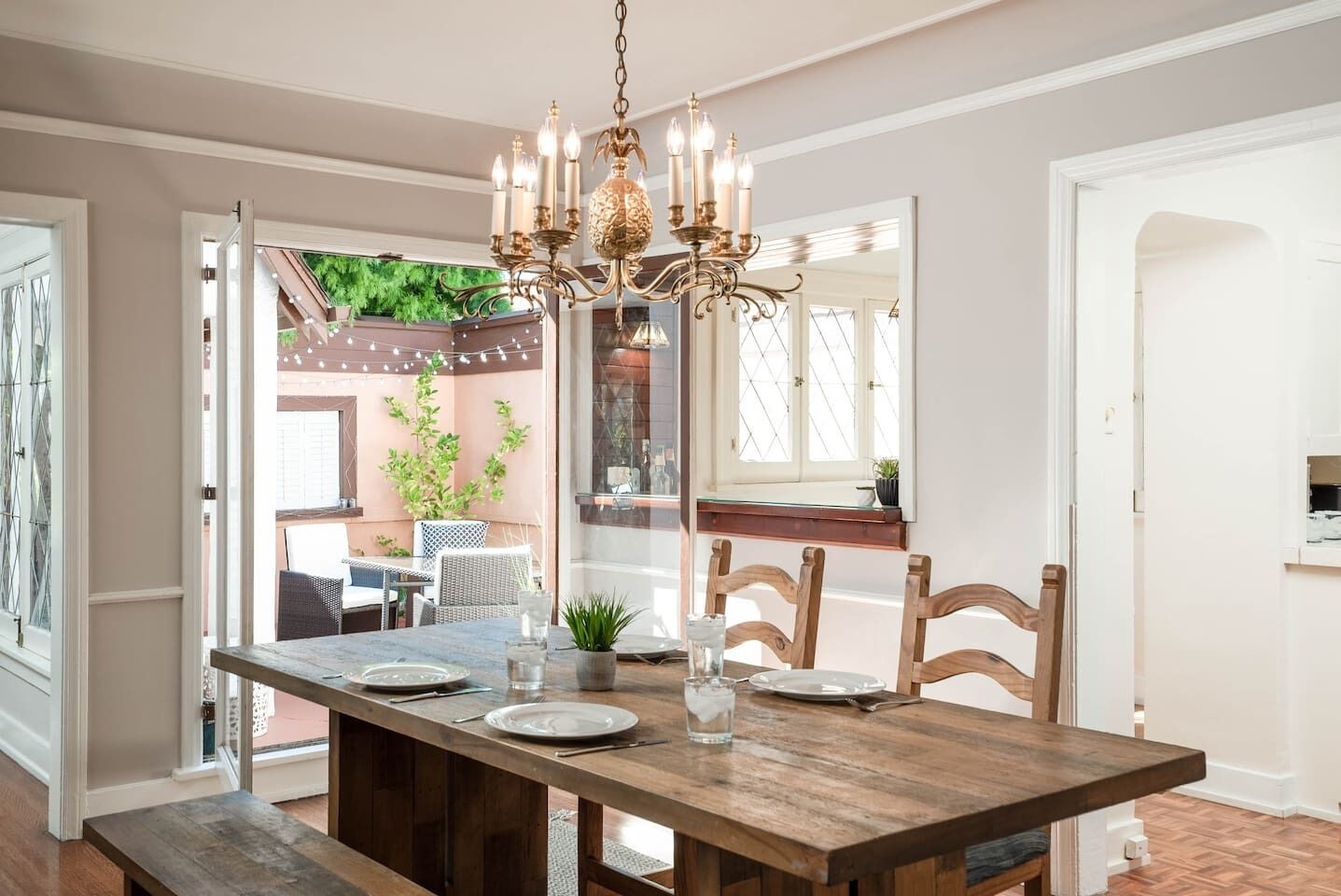 Classic Hollywood Charm - King Beds - Walkable