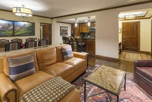 Smart TV, fireplace - Aspen Ritz Carlton 2 bed condo Dec 19-26 2026 ski in ski out. 2 units available. (Aspen)
