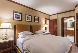 3 bedrooms, iron/ironing board, WiFi, bed sheets - Aspen Ritz Carlton 2 bed condo Dec 19-26 2026 ski in ski out. 2 units available. (Aspen)