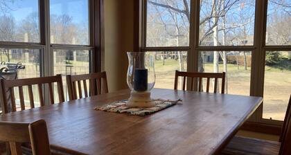 Lakeside relaxing home located in a quiet gated community