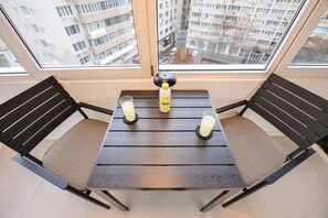 Balcony - Twin III - One Bedroom - 4 Guests - Cismigiu Gardens (Bucharest)