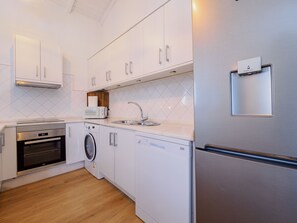 Frigorífic, microones, forn i rentaplats 