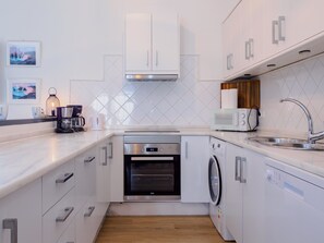 Frigorífic, microones, forn i rentaplats 