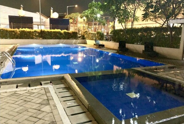 Apartamento, 1 habitación, accesible para personas con discapacidad, fumadores | Piscina | Una piscina al aire libre