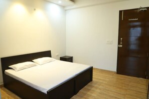 House, 3 Bedrooms, Smoking, Balcony | 4 bedrooms