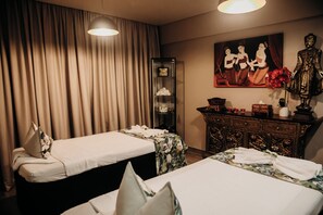 Massages aux pierres chaudes, massages des tissus profonds