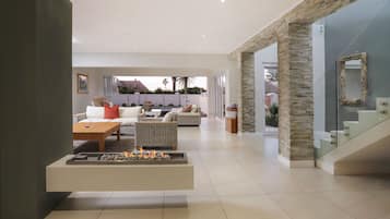 Luxury House, 5 Bedrooms, Non Smoking, Ocean View | Living area | Flat-screen TV