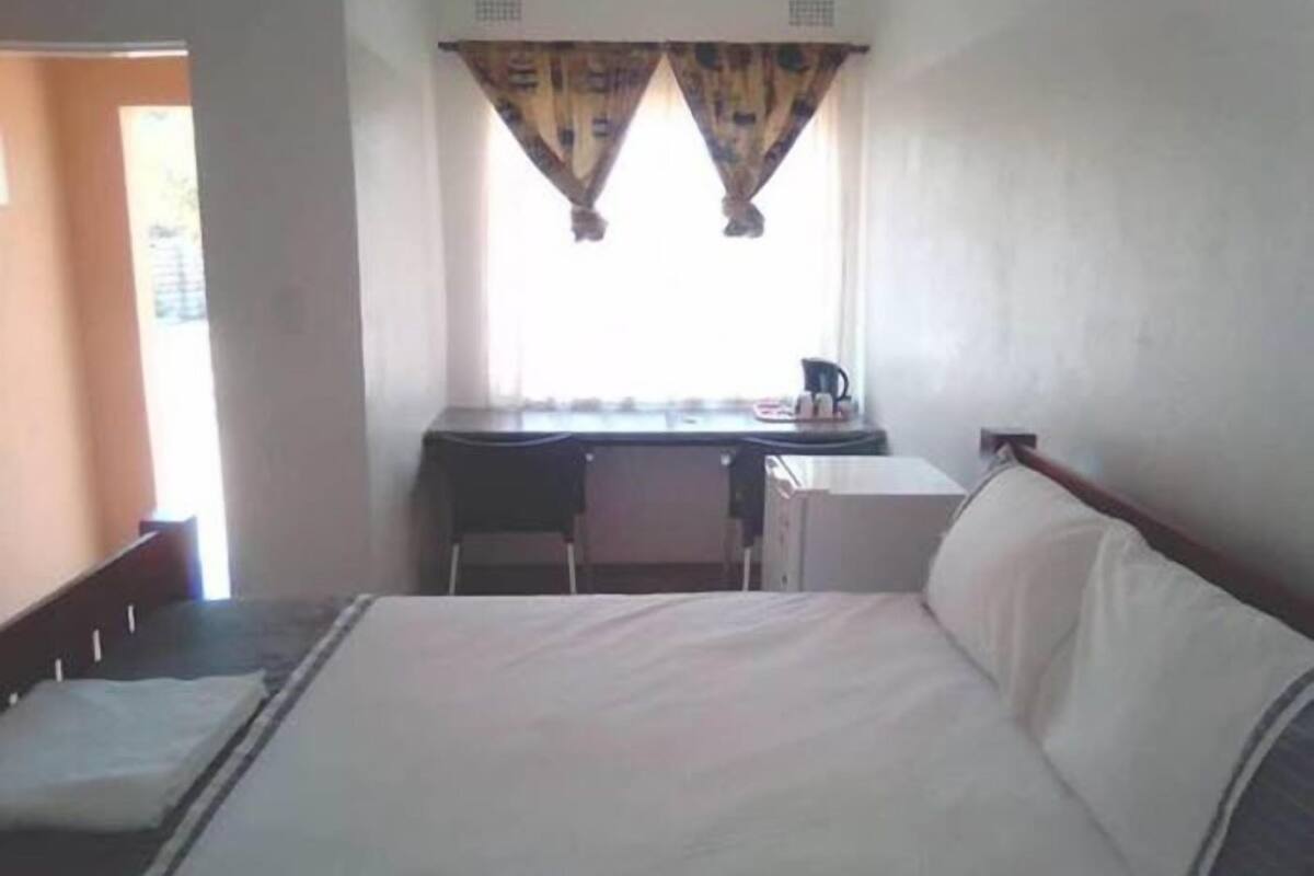 Executive Suite, 1 Bedroom | WiFi (free)