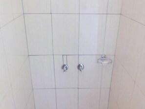 Dusj og toalettartikler (inkludert)