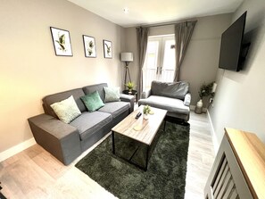 Lounge - Horizon Apartments (Southampton)