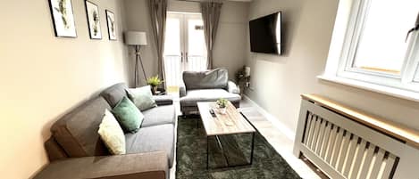 Basic Apartment, Ensuite (Flat 10) | Lounge