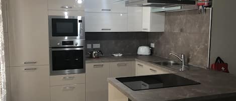 Apartment, 2 Bedrooms, Smoking, Balcony | Interior