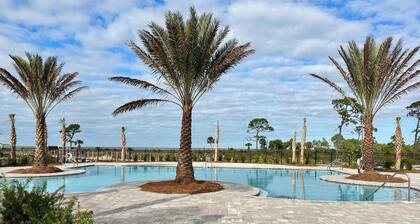 "PLAYING IT KOI" IS A 3BD/2BA MODERN HOME W/2 COMMUNITY POOLS, TRAILS, RESTAURANTS & SHOPS!