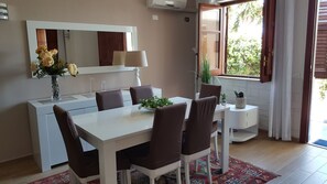 Villa, 2 camere da letto, balcone, vista oceano | Ristoranti