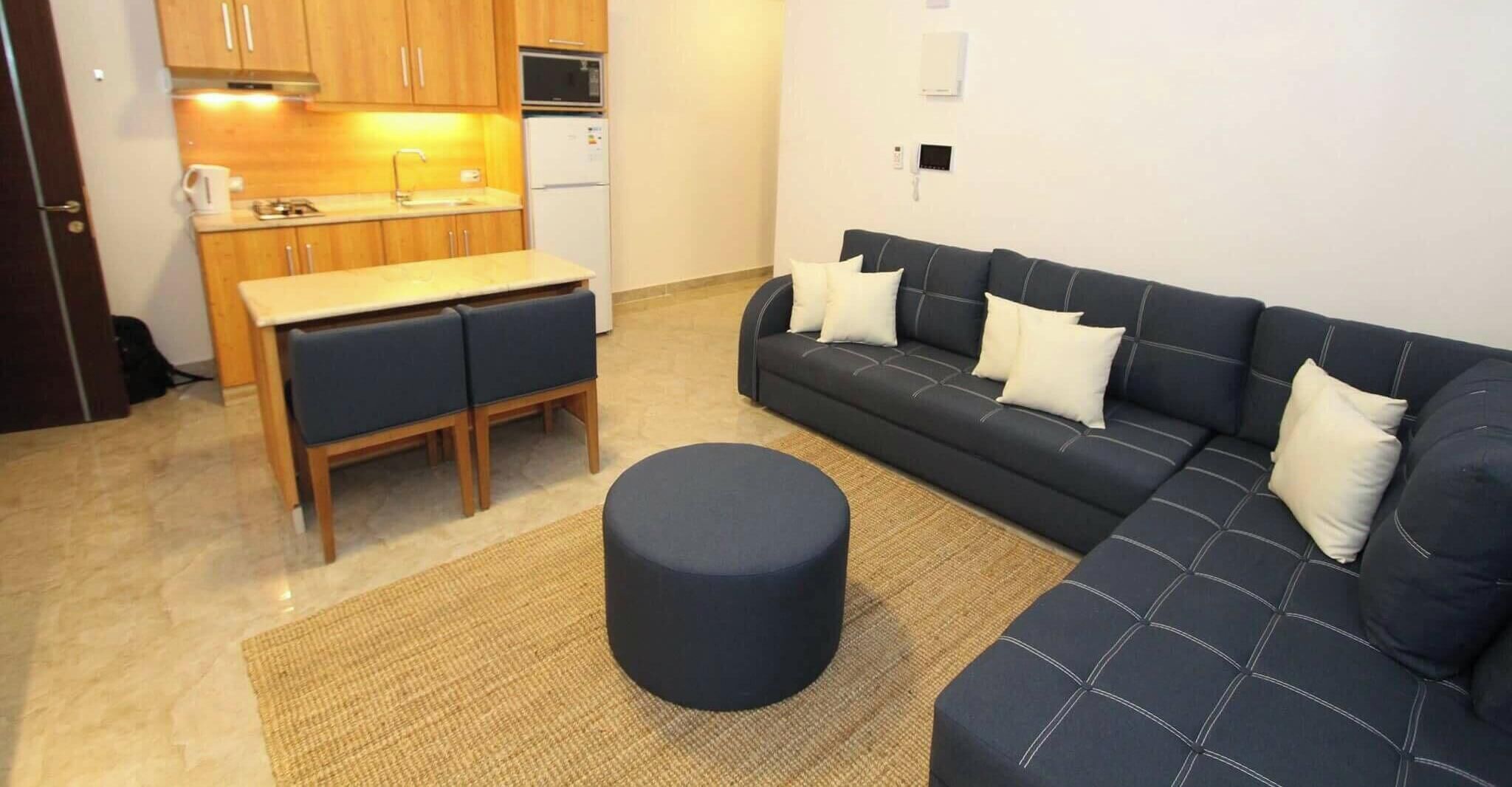 Apartment, 1 Bedroom, Accessible, Smoking | Living area