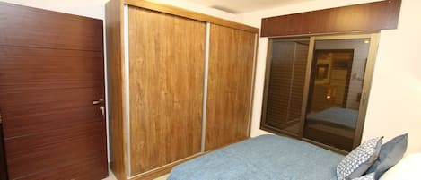 Apartment, 1 Bedroom, Accessible, Smoking